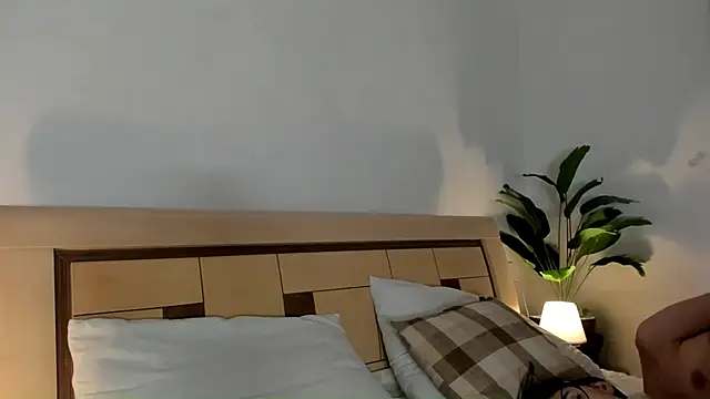 Morena Dolce online show from 11/11/25, 02:23