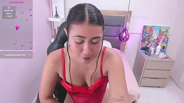 TIFFANY BELLO online show from 11/20/25, 02:56