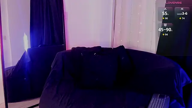 GiaJamess online show from 05/18/26, 01:39
