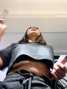 AnnyVega  online show from 10/30/25, 09:33