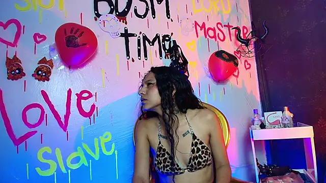 Sweettpleasure online show from 10/28/25, 04:17