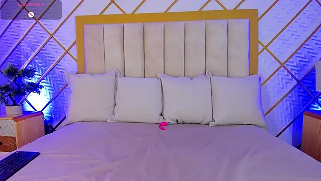 Snapshot of cocoamore chatting on 11/09/25, 11:36 cocoamore online show from 11/09/25, 11:36