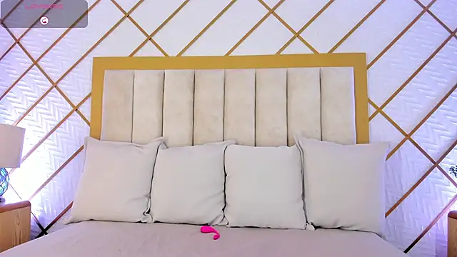 cocoamore online show from 12/19/25, 11:45