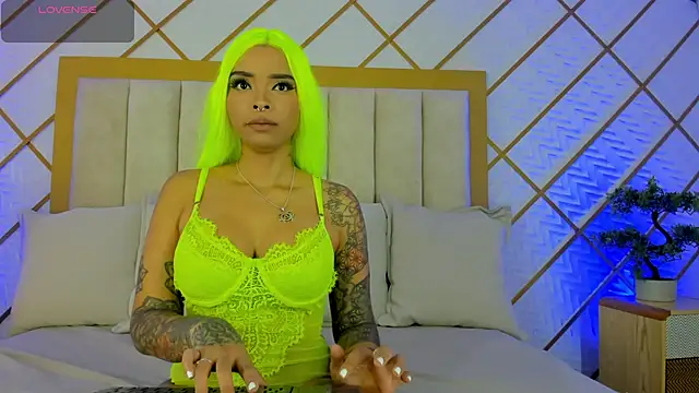 cocoamore online show from 12/20/25, 11:35