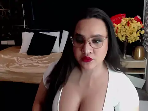 Hotcum ella online show from 01/12/26, 11:31