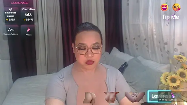 Hotcum ella online show from 02/16/26, 12:42