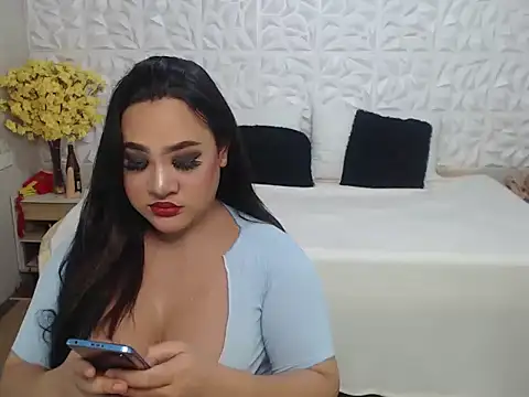 Hotcum ella online show from 11/26/25, 11:38