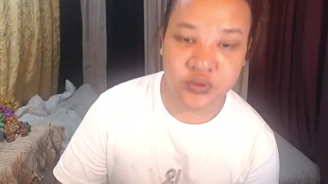 Hotcum ella online show from 03/18/26, 01:31