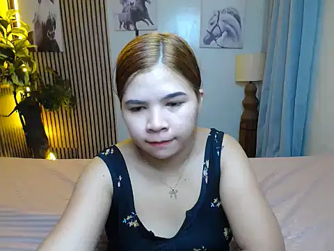 Snapshot of Sexy_Brielle chatting on 10/18/25, 05:20 Sexy Brielle online show from 10/18/25, 05:20