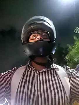 Snapshot of YoursThickDick chatting on 09/18/25, 04:10 YoursThickDick online show from 09/18/25, 04:10