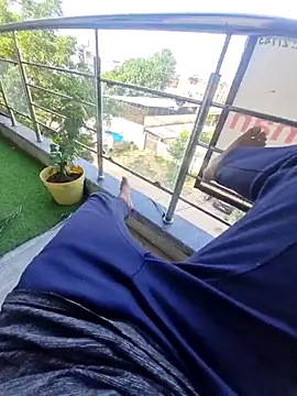 Snapshot of YoursThickDick chatting on 09/17/25, 03:08 YoursThickDick online show from 09/17/25, 03:08