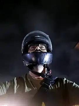 Snapshot of YoursThickDick chatting on 09/30/25, 04:13 YoursThickDick online show from 09/30/25, 04:13