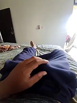 Snapshot of YoursThickDick chatting on 09/18/25, 03:09 YoursThickDick online show from 09/18/25, 03:09