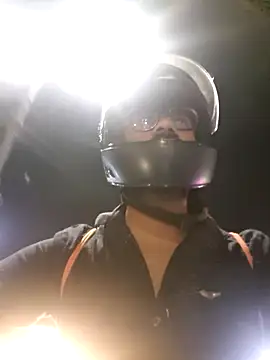 Snapshot of YoursThickDick chatting on 09/11/25, 04:29 YoursThickDick online show from 09/11/25, 04:29