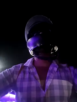 Snapshot of YoursThickDick chatting on 09/12/25, 04:40 YoursThickDick online show from 09/12/25, 04:40