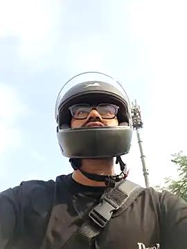 Snapshot of YoursThickDick chatting on 10/04/25, 03:30 YoursThickDick online show from 10/04/25, 03:30