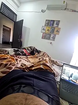 Snapshot of YoursThickDick chatting on 10/11/25, 04:46 YoursThickDick online show from 10/11/25, 04:46