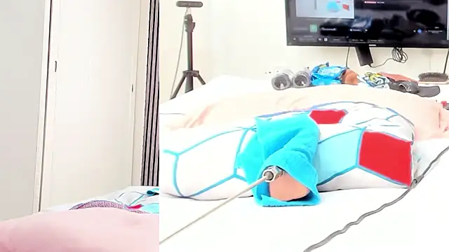 Alani Queen online show from 10/19/25, 08:11