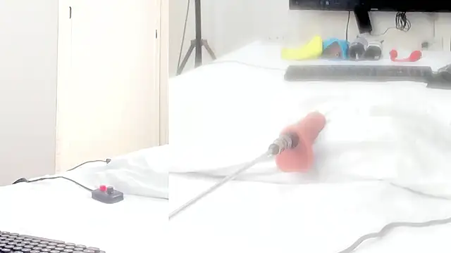 Alani Queen online show from 11/22/25, 07:24