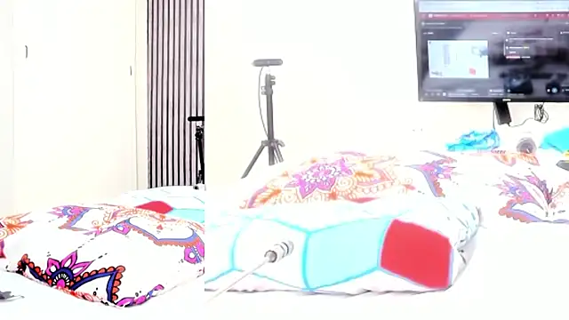 Alani Queen online show from 10/31/25, 07:21