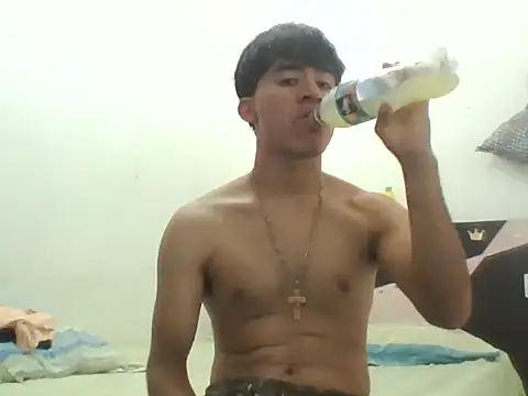 Snapshot of Babydemilk chatting on 04/14/26, 04:01 Babydemilk online show from 04/14/26, 04:01