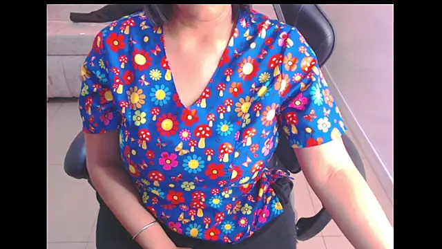 ambar fox s online show from 10/24/25, 08:19