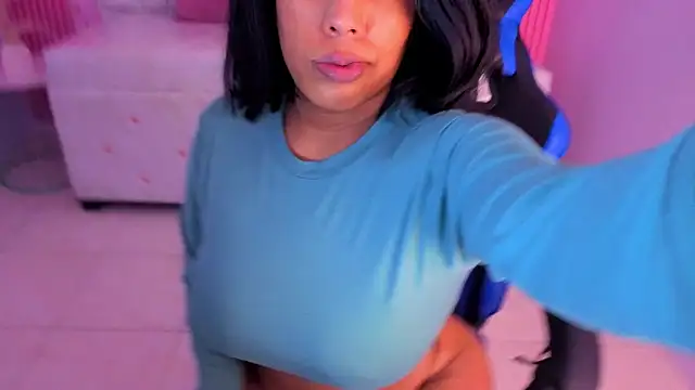 ambar fox s online show from 04/10/26, 08:05