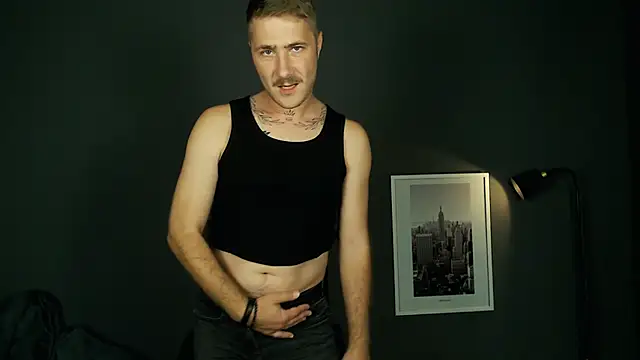 Snapshot of Mr_At_ chatting on 09/18/25, 07:33 Mr At online show from 09/18/25, 07:33