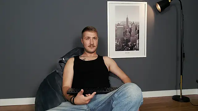 Snapshot of Mr_At_ chatting on 09/23/25, 08:10 Mr At online show from 09/23/25, 08:10