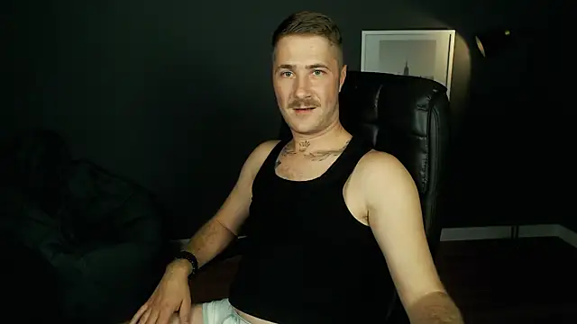 Snapshot of Mr_At_ chatting on 09/17/25, 07:10 Mr At online show from 09/17/25, 07:10