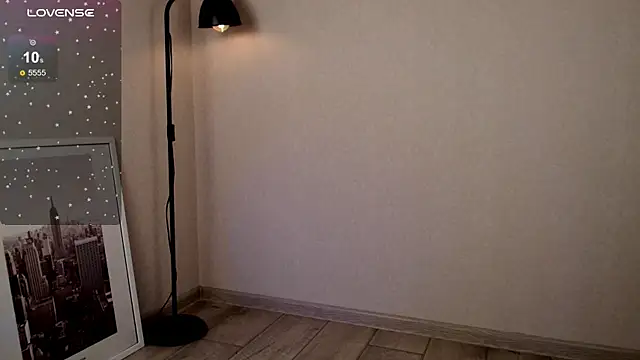 Snapshot of Mr_At_ chatting on 12/17/25, 09:14 Mr At online show from 12/17/25, 09:14