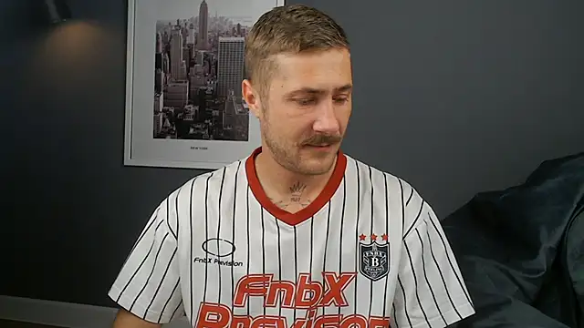 Snapshot of Mr_At_ chatting on 10/29/25, 07:07 Mr At online show from 10/29/25, 07:07