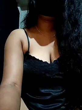 DiyaRoy49 online show from 11/25/25, 11:32