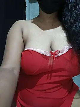 Snapshot of DiyaRoy49 chatting on 06/18/26, 11:04 DiyaRoy49 online show from 06/18/26, 11:04