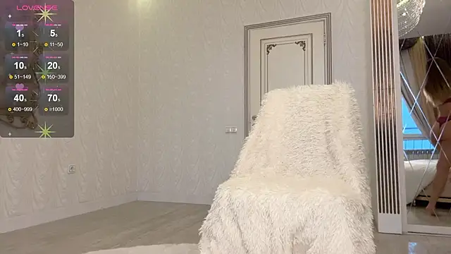 PeachyLina online show from 03/23/26, 04:23