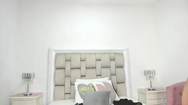Snapshot of frehia_dimou chatting on 04/22/26, 11:28 frehia dimou online show from 04/22/26, 11:28