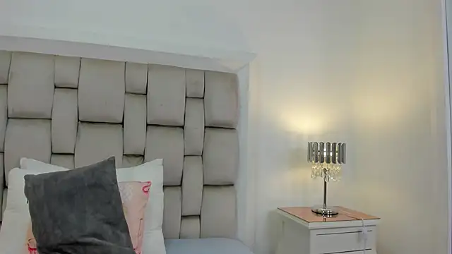 frehia dimou online show from 04/05/26, 11:39