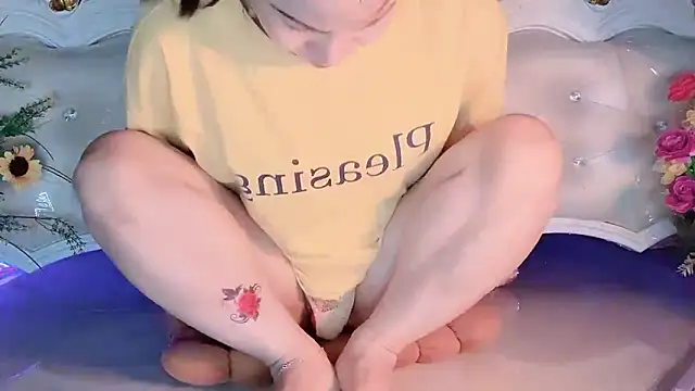 Snapshot of __Joy69__ chatting on 03/23/26, 10:42 Joy69 online show from 03/23/26, 10:42