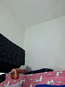 Naomi jhonson online show from 10/28/25, 02:27