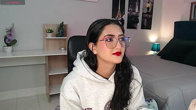 Snapshot of madame_lottie chatting on 09/09/25, 12:36 madame lottie online show from 09/09/25, 12:36