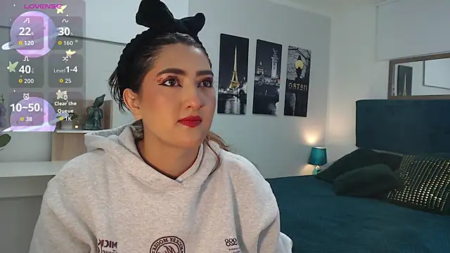 Snapshot of madame_lottie chatting on 09/25/25, 12:33 madame lottie online show from 09/25/25, 12:33