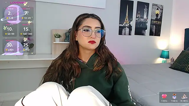 Snapshot of madame_lottie chatting on 10/02/25, 12:30 madame lottie online show from 10/02/25, 12:30