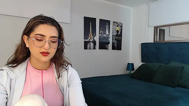 Snapshot of madame_lottie chatting on 10/27/25, 12:39 madame lottie online show from 10/27/25, 12:39