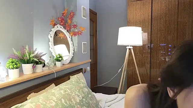 okerriella online show from 11/08/25, 01:58