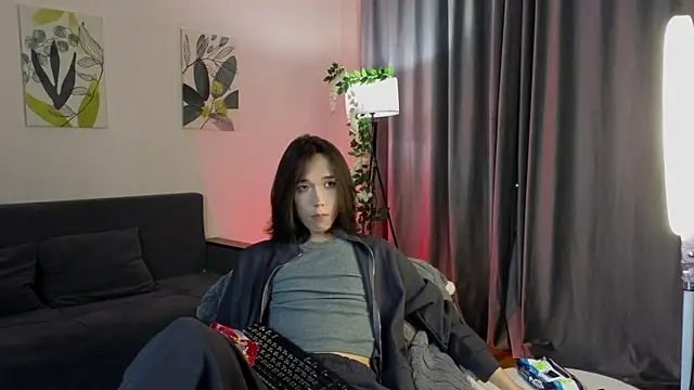 okerriella online show from 11/15/25, 01:37