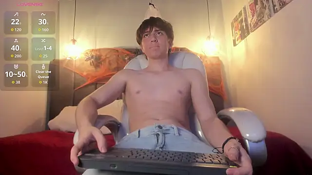 Oscar and dani online show from 10/19/25, 03:09