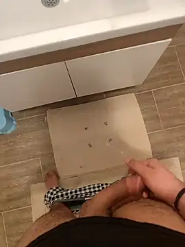 Snapshot of BichromeNonmetal chatting on 02/04/26, 07:47 BichromeNonmetal online show from 02/04/26, 07:47