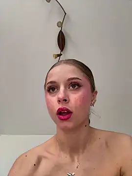 BabyAnais online show from 10/31/25, 09:06