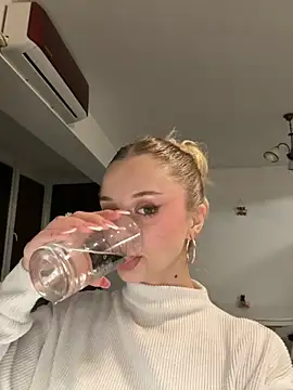 BabyAnais online show from 11/08/25, 08:01