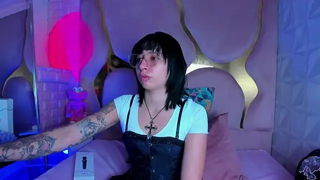 Niina Sissy online show from 04/04/26, 05:36